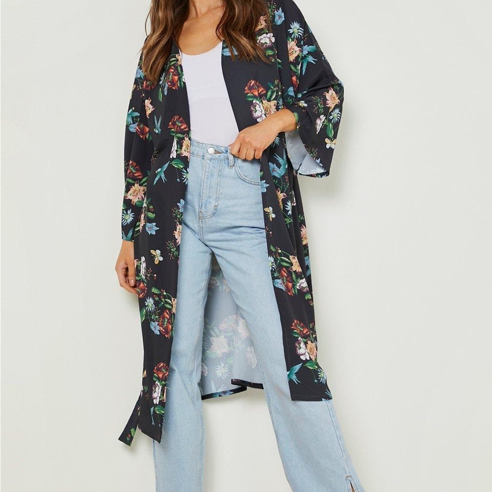 Boohoo floral kimono-new with tags! Never worn
